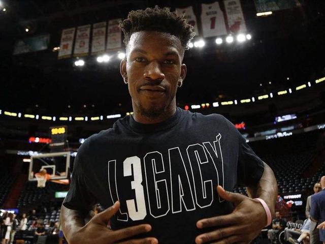 阿斯报：莱万经纪人将与沙特联赛负责人会面，后者报价很有吸引力（阿斯：莱万经纪人将与沙特联赛高层会谈，对方报价颇具吸引力）