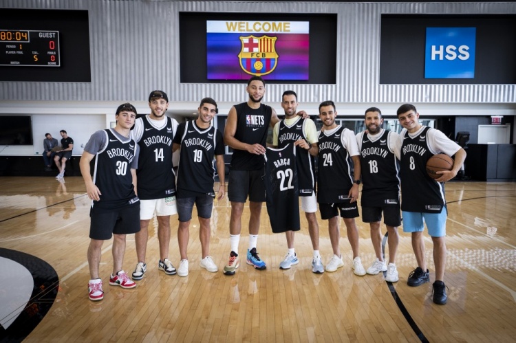 天空记者：利物浦助教范布隆克霍斯特是印尼国家队主帅候选（天空记者：利物浦助教范布隆克霍斯特进入印尼国家队主帅候选名单）