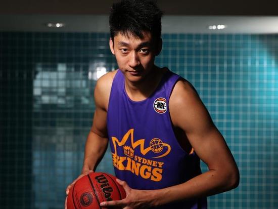 NBA焦点战：湖人客场逆转快船,（NBA焦点之战：湖人客场完成逆转击败快船）