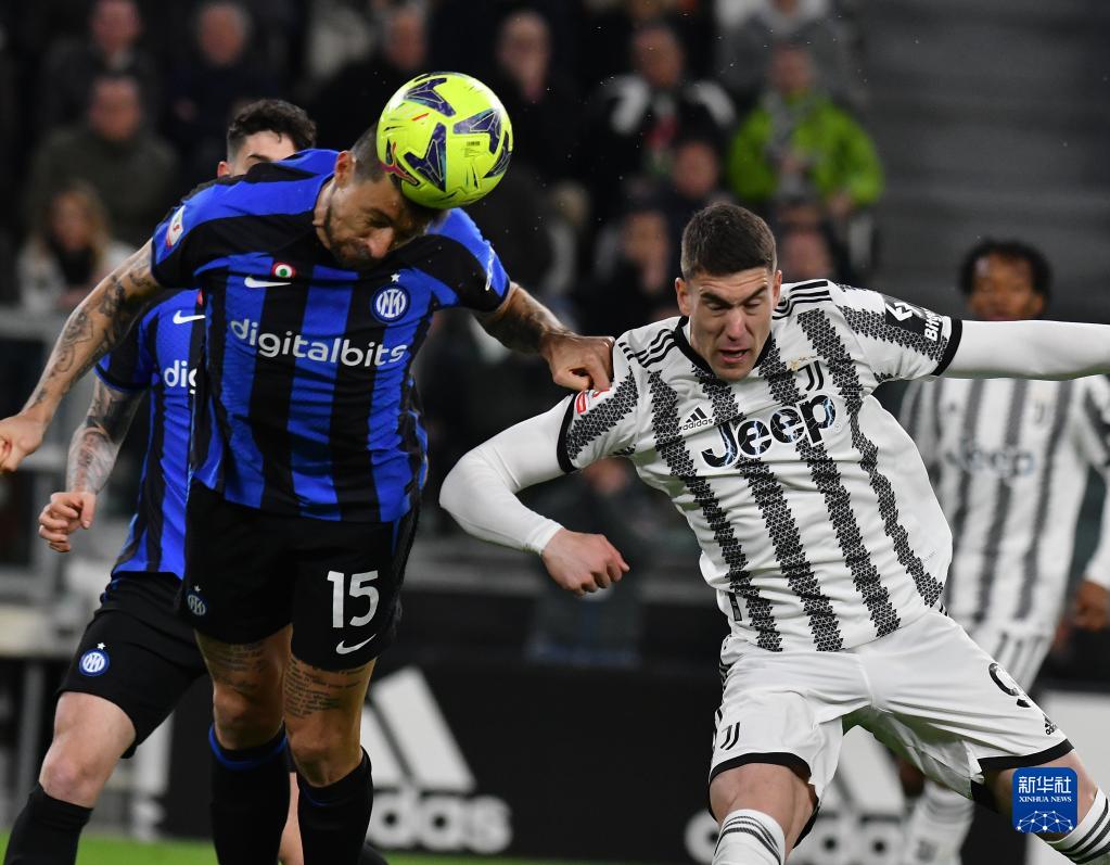 林庭谦半场16分苦苦支撑，天津三外援合计仅得7分（林庭谦半场砍下16分独撑全队，天津三外援合力仅拿7分）