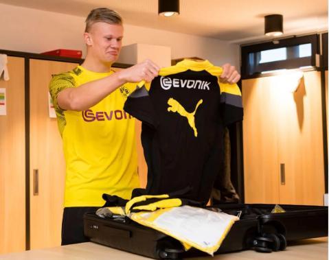 英格拉姆的全面表现：攻防兼备的篮球天才（英格拉姆：攻守兼修的全能篮球奇才）