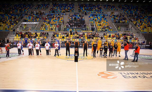 沪媒：U22国足的进步肉眼可见，只有正赛赢才能打服韩国队（沪媒称U22国足进步显著，要想赢得韩国队尊重唯有在正赛取胜）