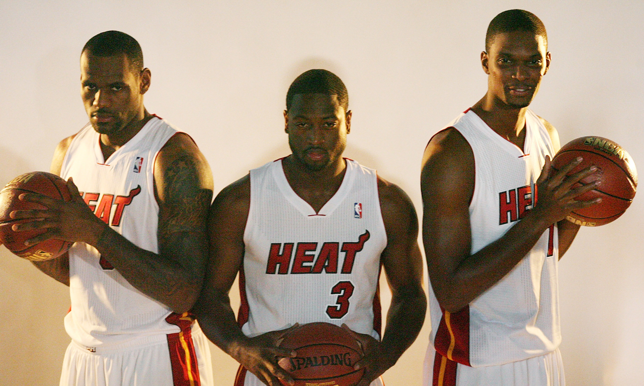 法媒：萨福诺夫在点球第三轮已经骨折，随后又扑了两个点球（法媒：萨福诺夫点球大战第三轮时已骨折，随后仍扑出两粒点球）