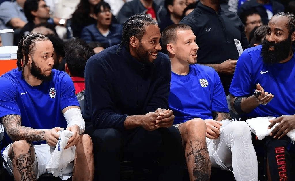 作为个体，每个人都是不同的。我喜欢吃粤菜，你喜欢...（各有所爱：我偏爱粤菜，你钟情于……）