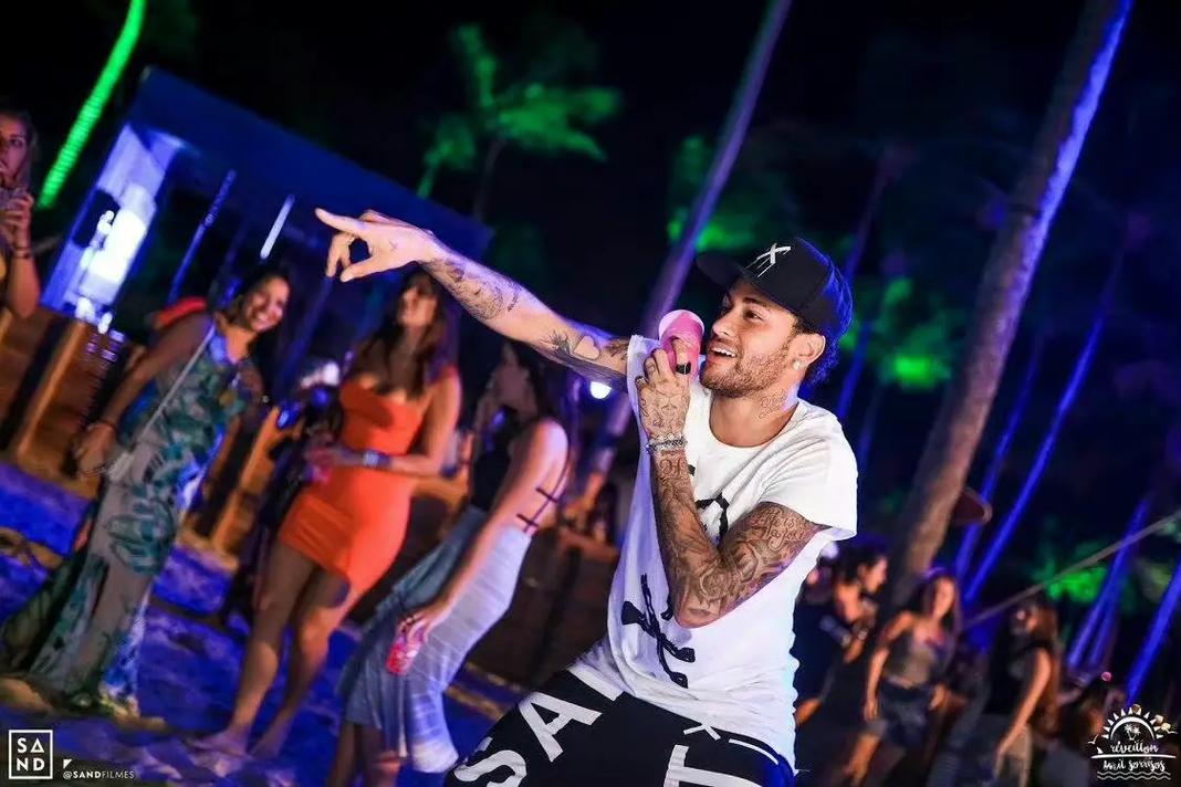 史上最火爆！2025赛季中超联赛现场观众总数首次突破600万（空前热度！2025赛季中超现场观众总数首破600万）