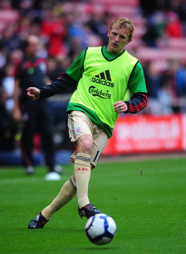 塞尔塔打入第二球后，伯纳乌球场响起嘘声和口哨声（塞尔塔再度破门，伯纳乌嘘声与口哨四起）