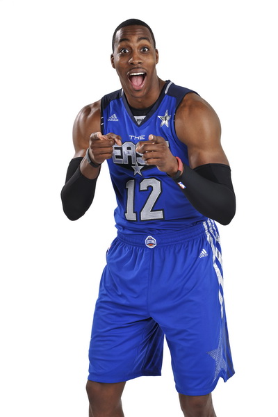 从加马童工到英超银靴：伊戈尔·蒂亚戈，用八粒进球丈量5500英里的苦难与荣耀（八球跨越5500英里：伊戈尔·蒂亚戈从加马童工到英超银靴的苦难与荣光）