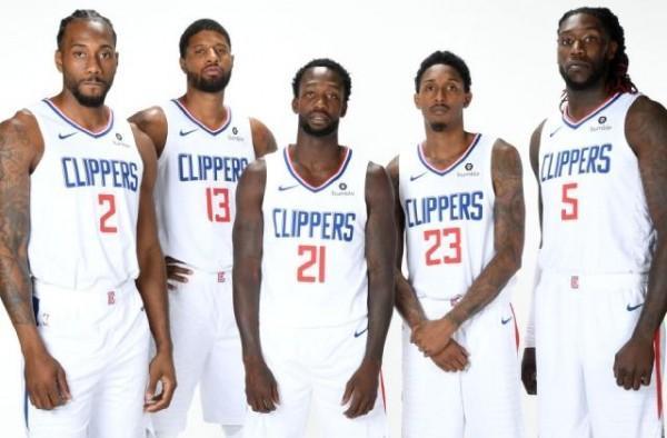 卡帅：布翁焦尔诺为现役意大利队最佳后卫，他控球能力很出色（卡帅：布翁焦尔诺是当今意大利队最强后卫，控球能力出众）