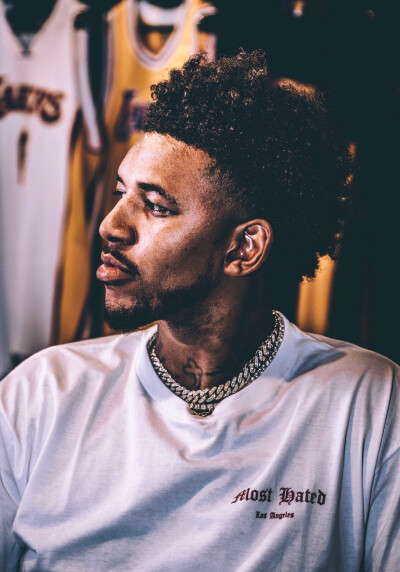 曼联门将高接低挡险救球队（曼联门将多次神扑力挽狂澜）