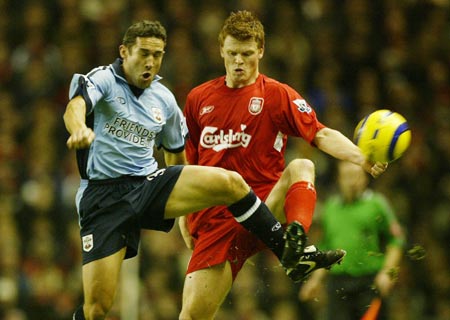 新雪季开板 华东地区滑雪爱好者迎来冬季新选择（新雪季开滑，华东滑雪爱好者迎来全新冬季选择）