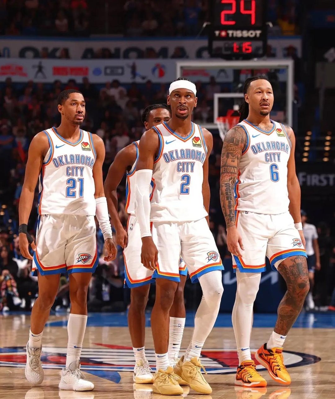 科尔：霍福德第一节的四记三分决定了比赛走势（科尔：霍福德首节四记三分奠定比赛格局）