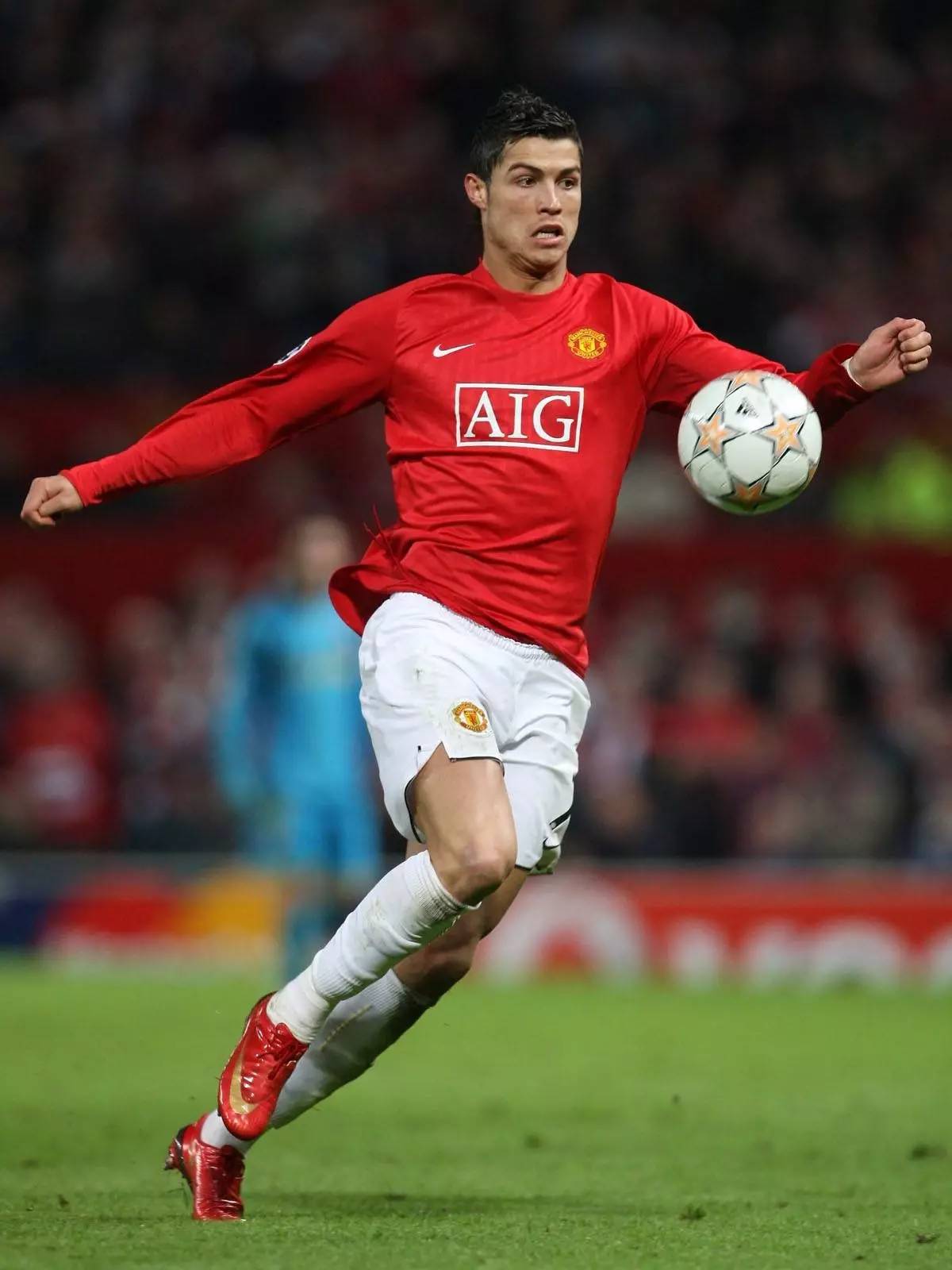 以山东泰山队为例，去掉外援，中超改为全华班与外援队就能盈利（以山东泰山为例：中超若取消外援、推行全华班亦可实现盈利）