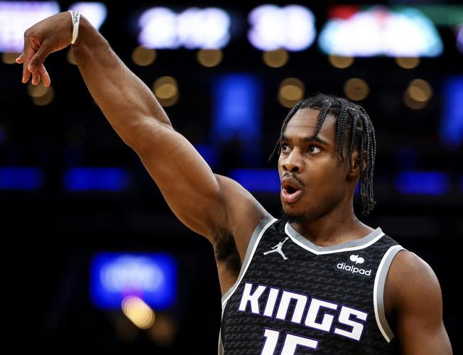 西甲第19轮巴萨主场3-1逆转马竞 奥尔莫进球（西甲第19轮：巴萨主场3-1逆转马竞，奥尔莫破门）