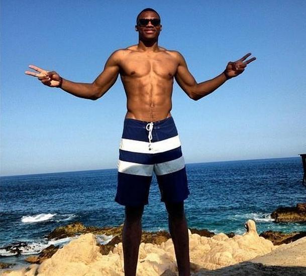 阿斯：克里斯滕森预计伤缺4-5个月，可能提前告别本赛季（阿斯报：克里斯滕森预计伤停4至5个月，或提前结束本赛季）