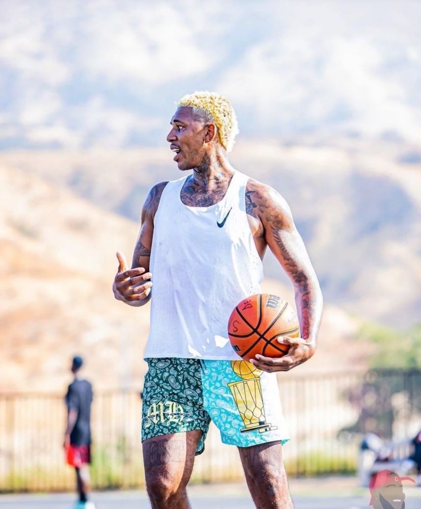 意甲积分榜：争冠白热化，米兰1球净胜球优势领先那不勒斯居首（意甲榜首鏖战：米兰凭1球净胜力压那不勒斯领跑）