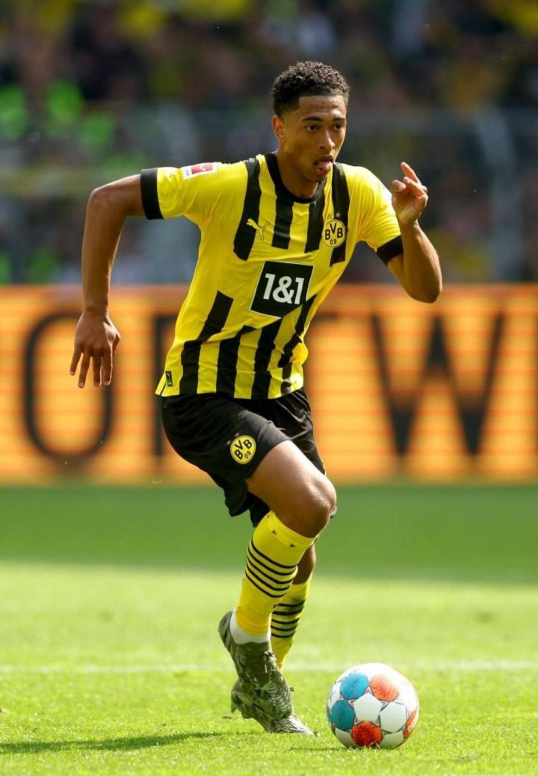 英联杯战报：麦利绝杀，托纳利献助攻，纽卡2-1富勒姆晋级四强（英联杯：麦利压哨制胜，托纳利送助攻，纽卡2-1富勒姆挺进四强）