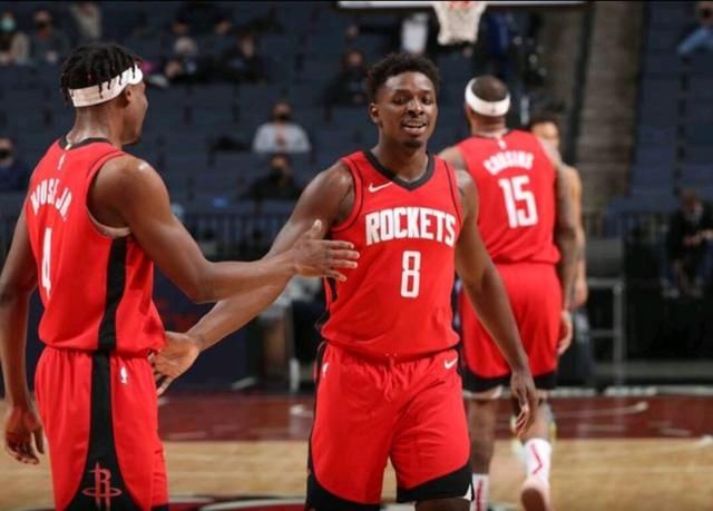 莱比锡攻守平衡赢得掌声（莱比锡攻防均衡收获赞誉）