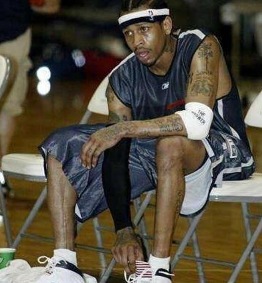 因伤缺席今年剩余比赛阵容：德布劳内、卡瓦哈尔、加维等在列（年内余下赛程伤停名单：德布劳内、卡瓦哈尔、加维等将缺席）