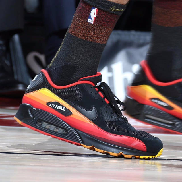 历史级表现！评论区都炸了（神级发挥！评论区炸锅了）