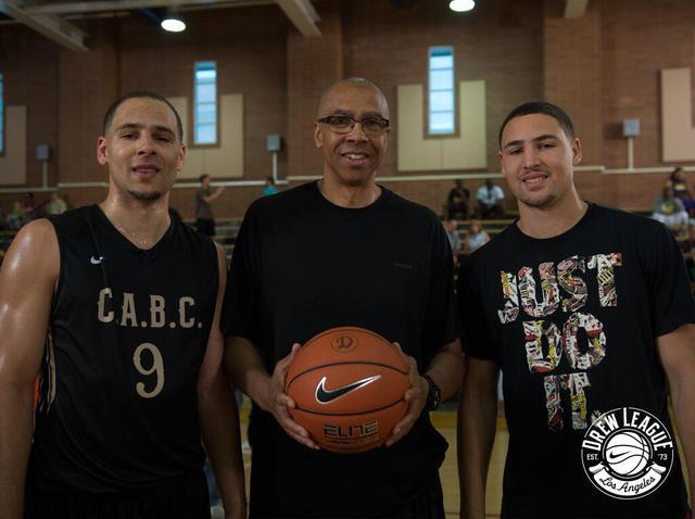 文化输出，巴西选手穿申花球衣参加绝地求生总决赛（文化出海：巴西选手穿申花球衣亮相《绝地求生》总决赛）