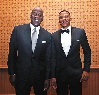 邓加：巴西94年就有欧洲风格；巴西足球DNA是克服生活的逆境（邓加：94年那支巴西已现欧式风格，巴西足球的DNA是战胜生活逆境）